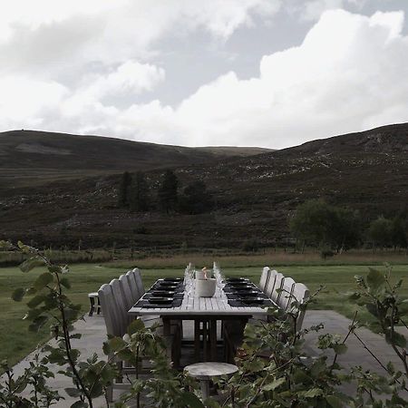 Huswell - Gairnshiel Lodge - Unique & Exclusive Lodge Next To The Castle Ballater Exterior photo