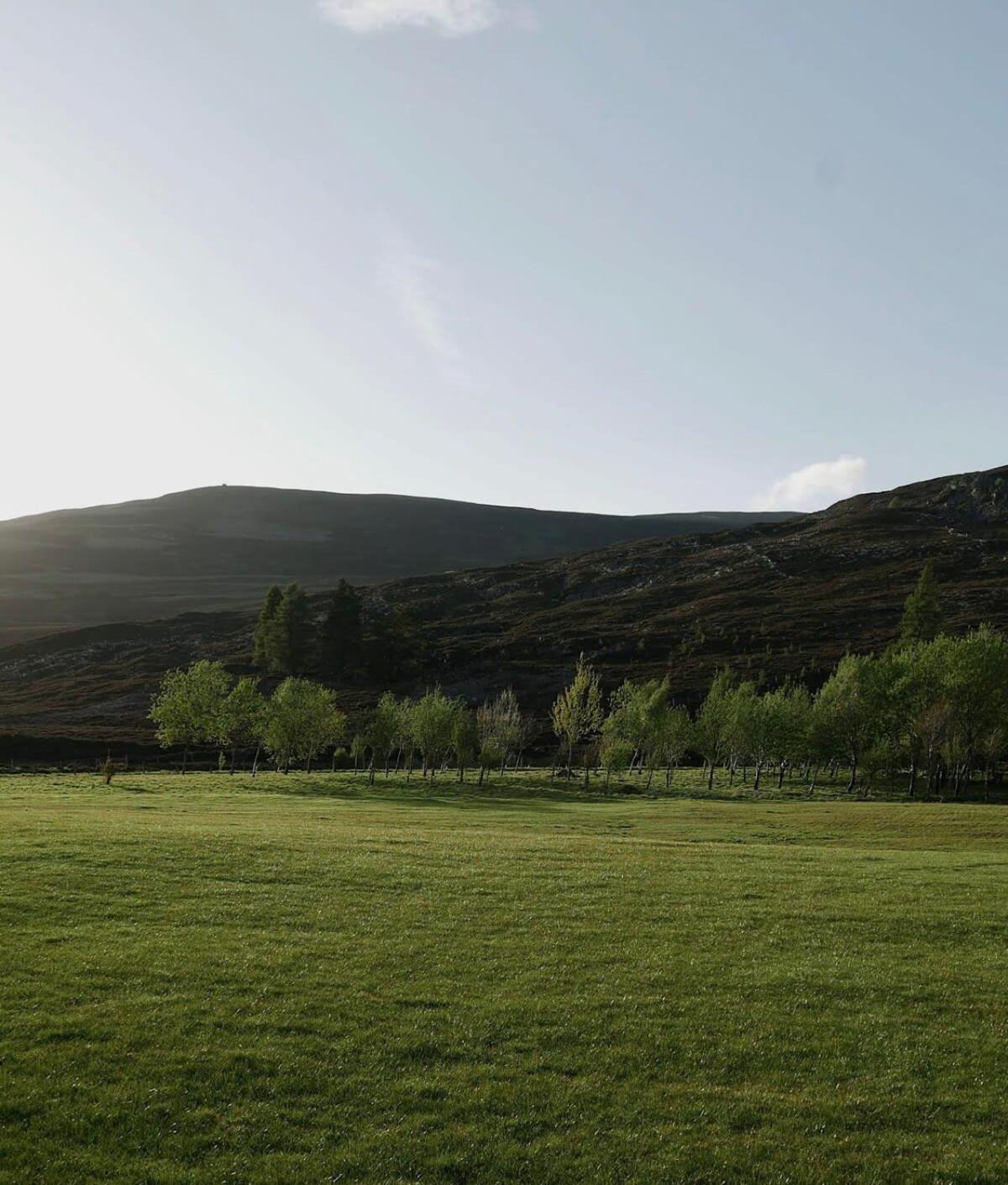Huswell - Gairnshiel Lodge - Unique & Exclusive Lodge Next To The Castle Ballater Exterior photo